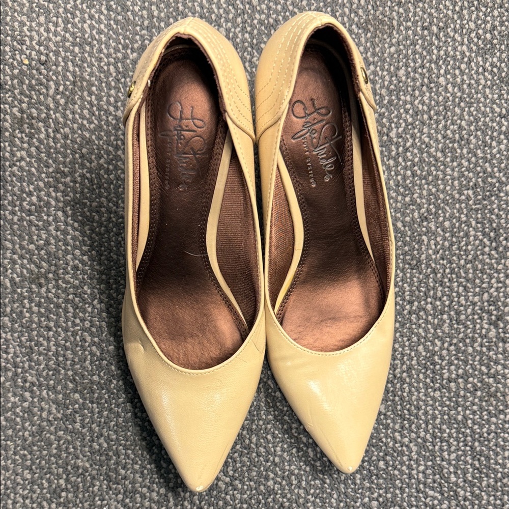 Life Stride Tan Heels